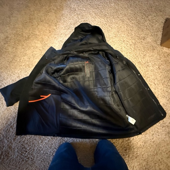 Mountain Hardwear Men's Black Raincoat - Picture 4 of 5